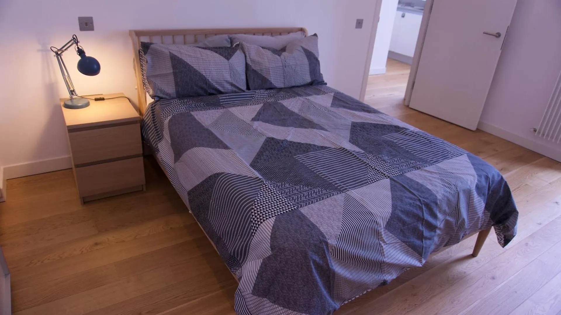 Modern Quartermile Apartment Edinburgh