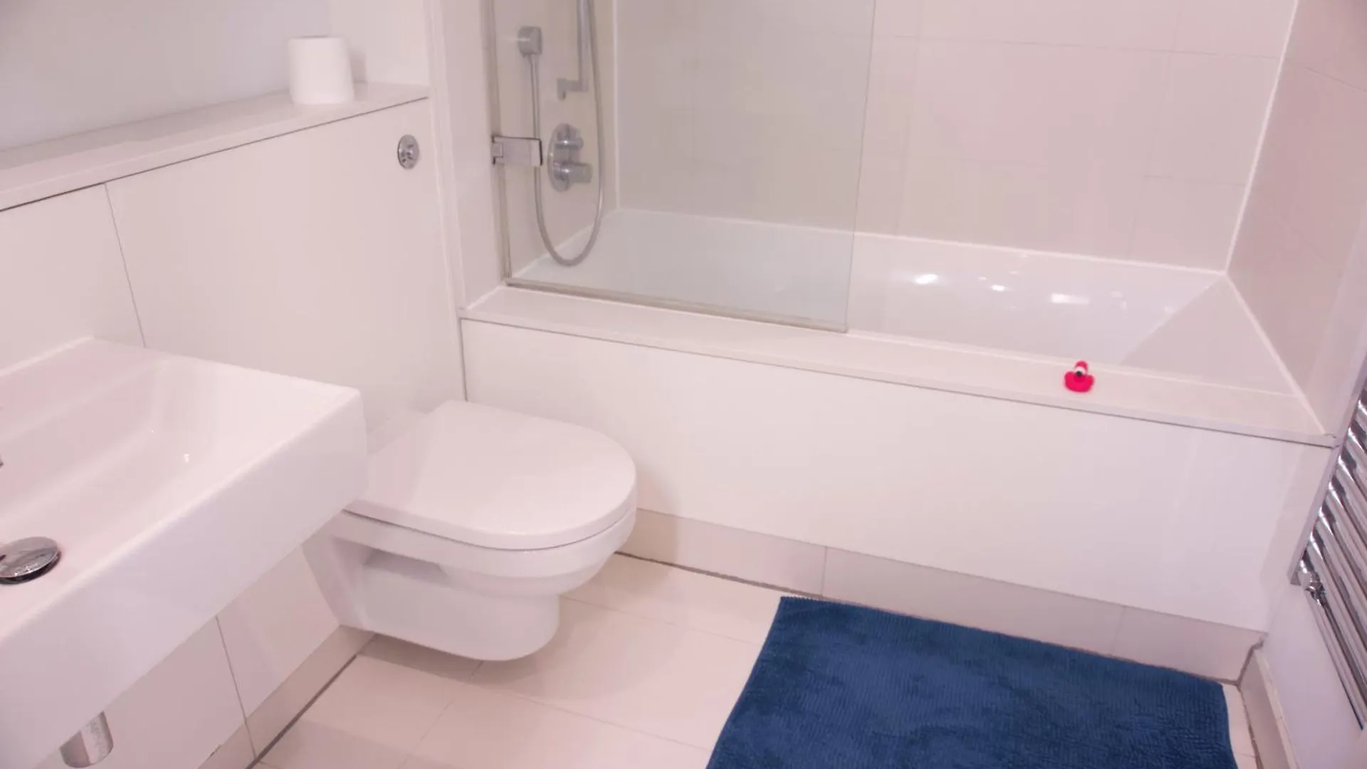 Modern Quartermile Apartment Edinburgh